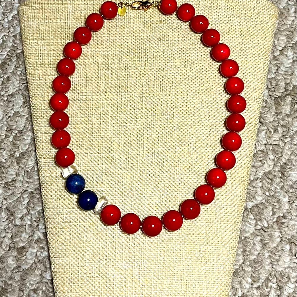 Necklace In Red Coral Chalcedon & Blue Lapis Lazuli